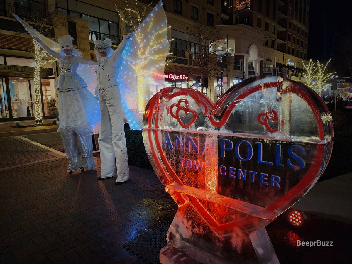 BeeprBuzz's tweet photo. 🔥  &amp; 🧊 
Fire &amp; Ice 
at @annaptowncenter 

#Annapolis #BeeprBuzz #GalentinesDay https://t.co/3zaKFdTjMA