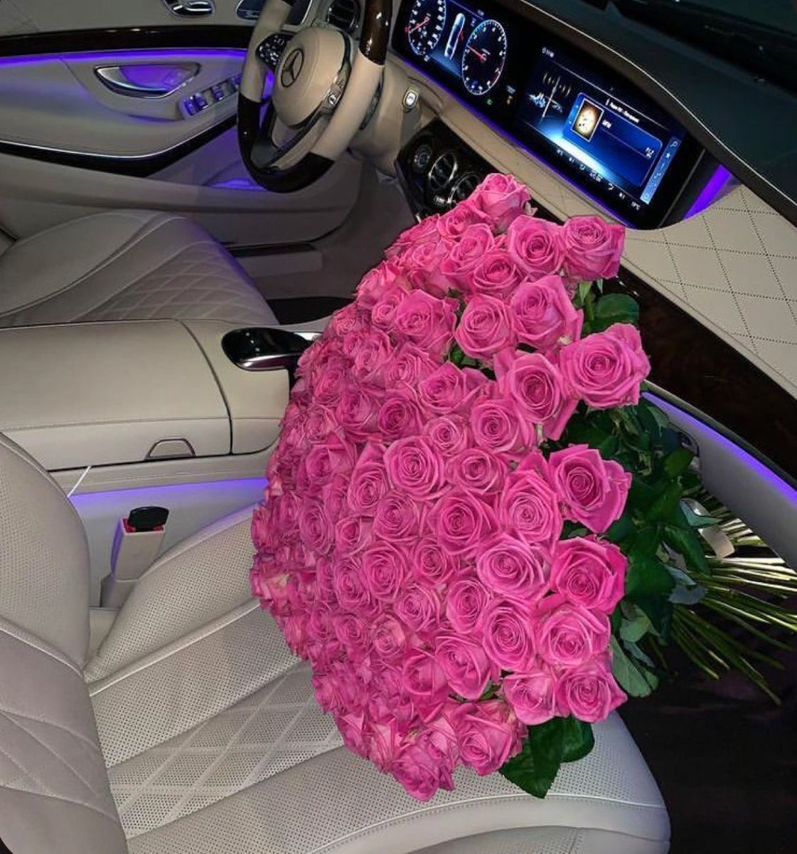 Red Roses or Pink Roses ? 😍