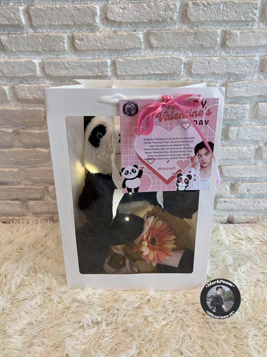 Mark_InterFC's tweet photo. Thank you for being Here with us Marky @markpoom_psn 💕💕
Happy Valentines day 💗 

#Markpoom 
#MarksPandas https://t.co/njvJLO3Ey2