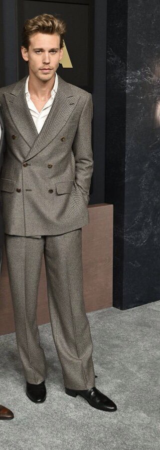 fy_129's tweet photo. The only way to be dressing right now https://t.co/WlD53f3DV3