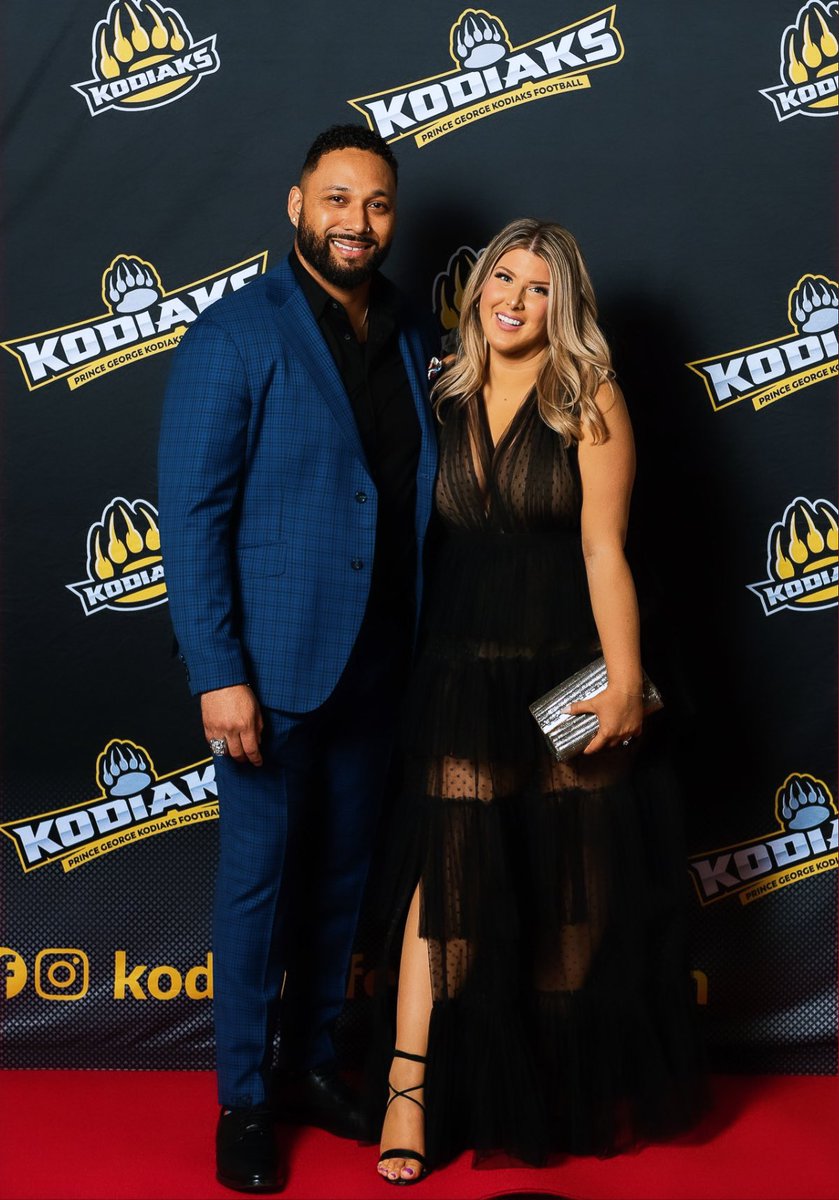 MidgTalks's tweet image. So wild to think the @PGKodiaks first ever #BlackandGoldGala is over, but what a wonderful night! 

Honoured to host this event supporting northern athletes. Thank you to everyone who made the evening a success! 

Now real talk…who else is excited for next year???