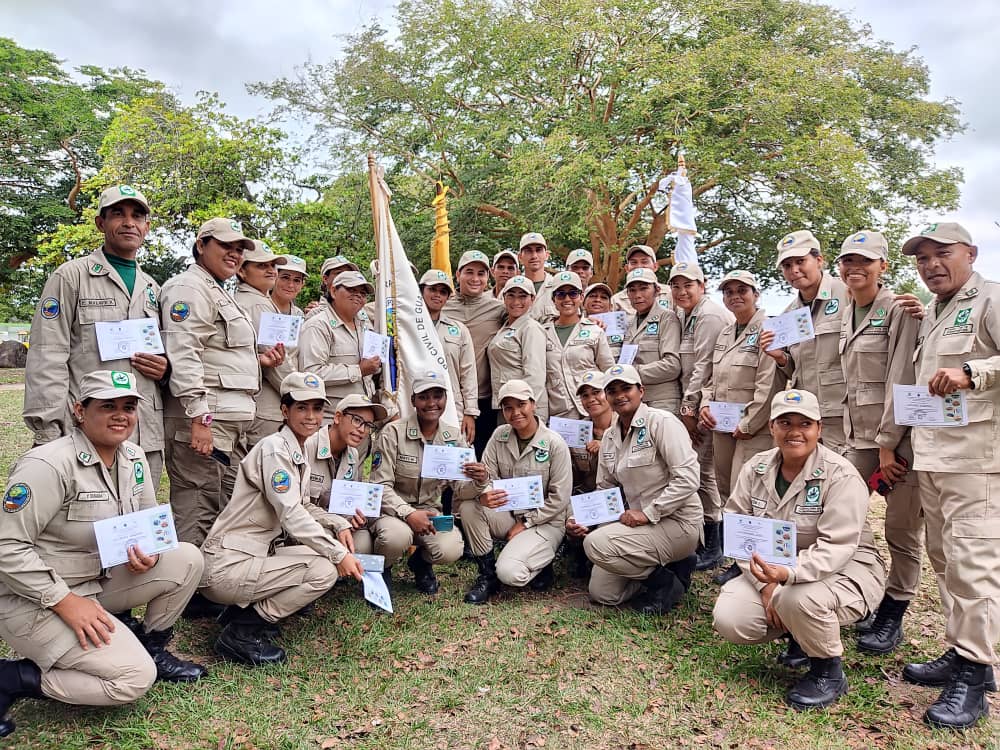 Alexandercbo_'s tweet photo. #13deFeb Día Nacional del Guardaparques.
¡Felicitaciones a esos hombres y mujeres encargados de velar y resguardar la protección de nuestros ecosistemas!
Seguiremos construyendo la Patria Ecosocialista..!
#JuventudIntegraciónYPaz https://t.co/Bsd2gdA7x1