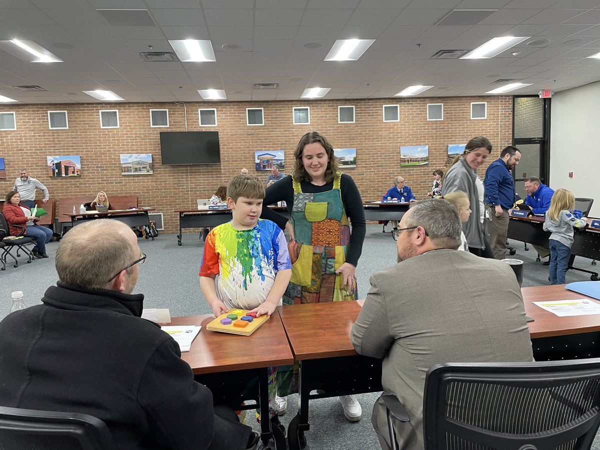 HarrisElem_Prin's tweet photo. These students did a great job showing the Greenfield-Central School Board what it means to be a Harris student and the prizes they earned for working hard and showing great growth in leadership.  Thanks to Bill Redmon and Lee VanDuyn for the amazing handmade prizes they crafted. https://t.co/YkAlZK6wTO
