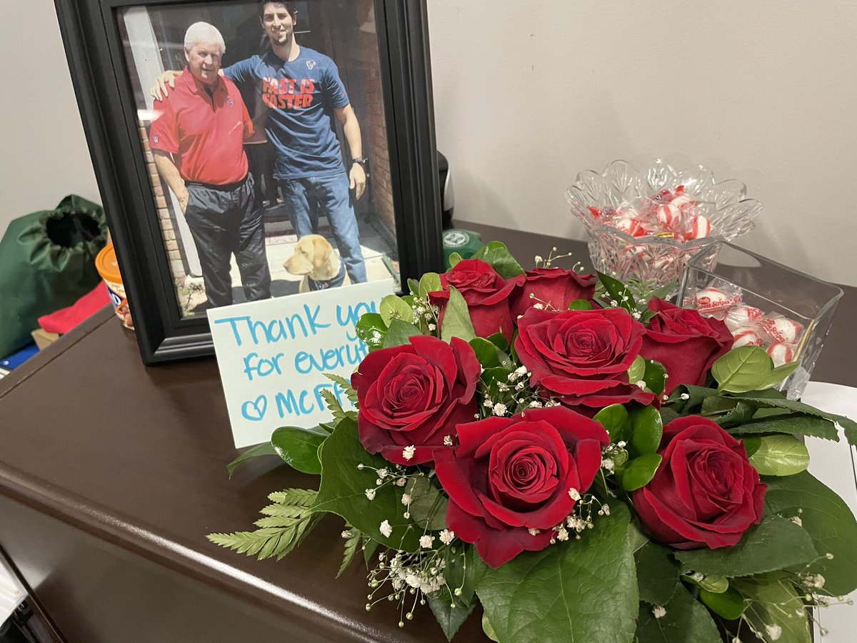 Thank you FFA for the beautiful flower arrangement.  Mayde my day! <a href="/MaydeCreekFFA/">Mayde Creek FFA</a> #MaydeForThis.