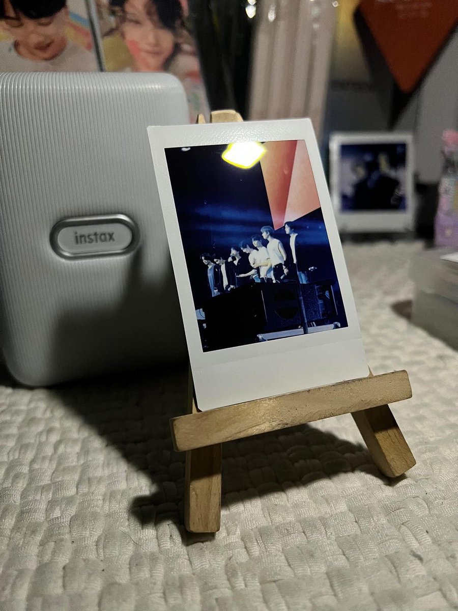 jeongha0twinz's tweet image. ✨ ENHA VALENTINE’S GIVEAWAY ✨

1 winner of OT7 POLAROID + 1 MEM OF YOUR CHOICE &amp;amp; MANIFESTO MNL CONFETTI ✨

-must be ff @iamjiulia @urfangirltita
-comment ur fave photo of ur bias
-rt&amp;amp;like this post
-ends 02/14 1159pm

all photos are taken by me from d1&amp;amp;d2 #manifesto_in_manila