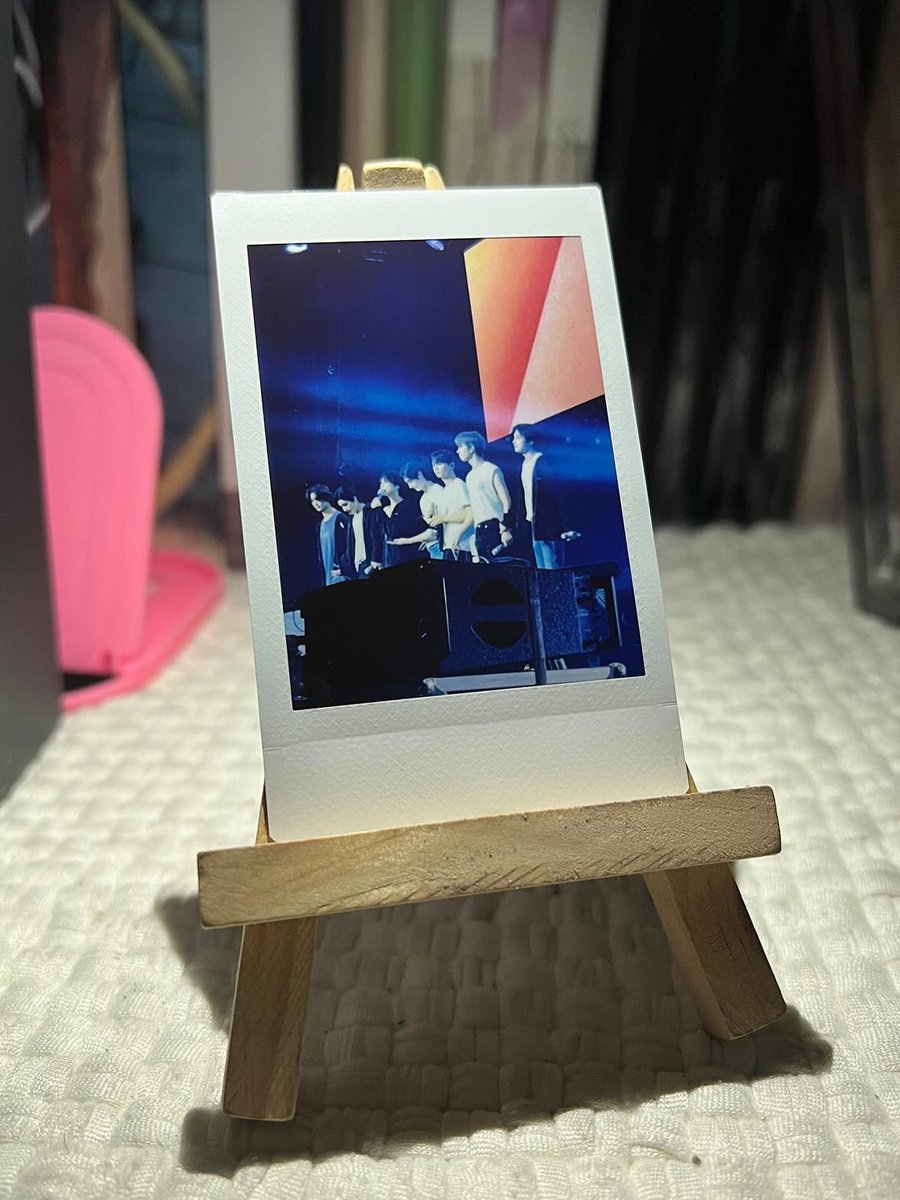 jeongha0twinz's tweet image. ✨ ENHA VALENTINE’S GIVEAWAY ✨

1 winner of OT7 POLAROID + 1 MEM OF YOUR CHOICE &amp;amp; MANIFESTO MNL CONFETTI ✨

-must be ff @iamjiulia @urfangirltita
-comment ur fave photo of ur bias
-rt&amp;amp;like this post
-ends 02/14 1159pm

all photos are taken by me from d1&amp;amp;d2 #manifesto_in_manila