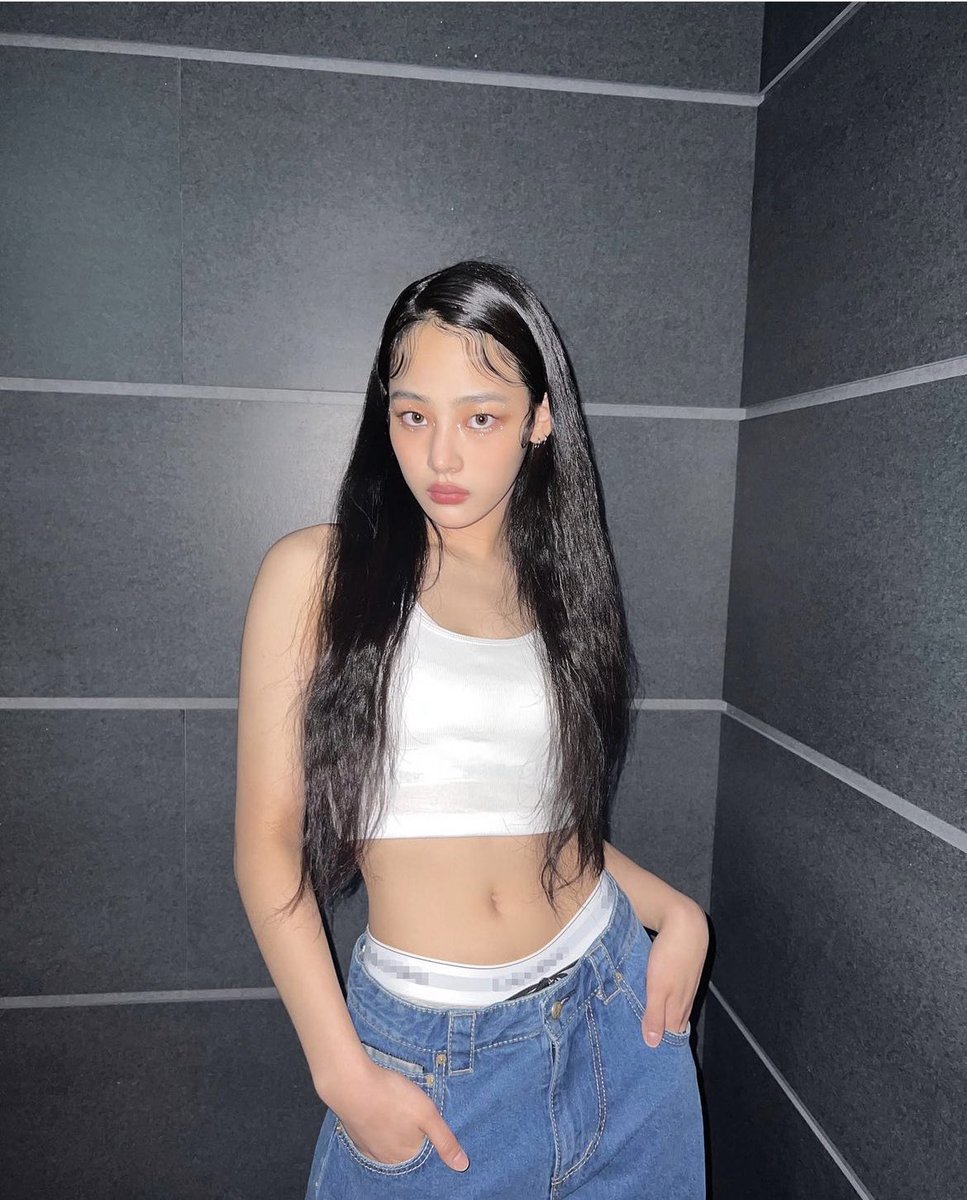 MINGZI04's tweet photo. 명품 브랜드의 그녀들 https://t.co/fcBvCy0cQF