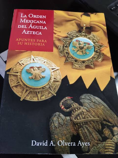 FaleristicaMX's tweet photo. @LeonardoCurzio https://t.co/D4wBE9AyQe
