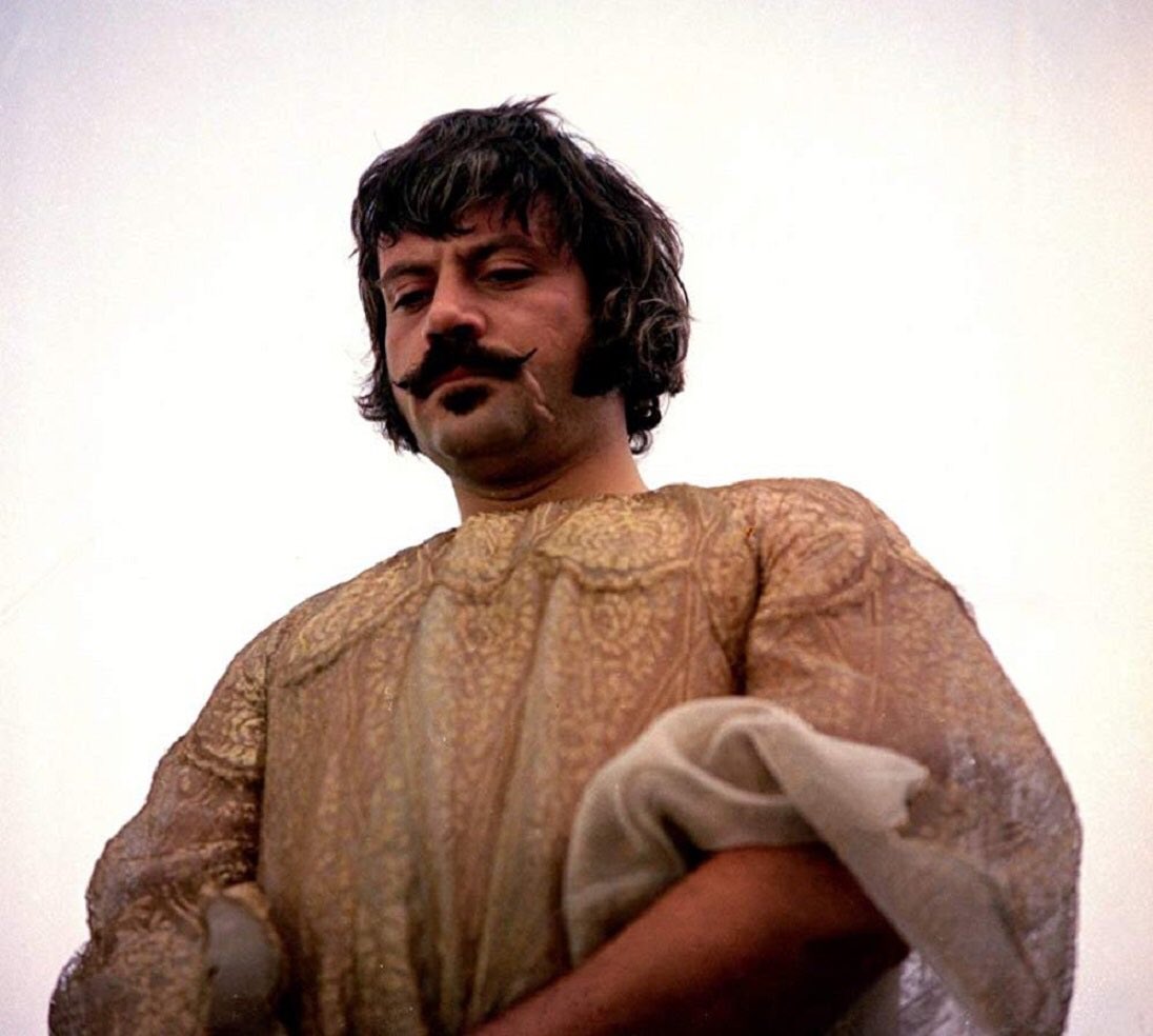 Kinda late but happy birthday oliver reed. the devils is one of the greatest movies ever made. 