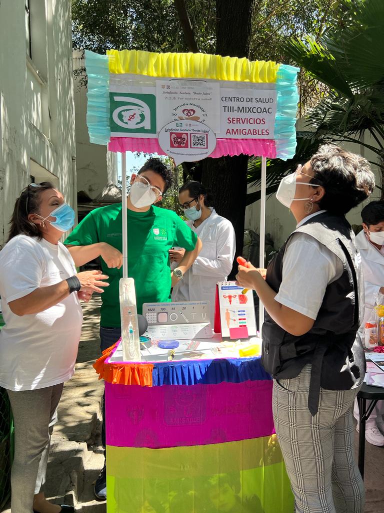 SSaludCdMx's tweet photo. #NoOlvidesQue... El uso correcto del #Condón🎈ayuda a prevenir el #VIH, sífilis, clamidia, gonorrea y otras Infecciones de Transmisión Sexual.

¡Pídelos con confianza en nuestros 🏥Centros de Salud, son gratuitos! 

#DíaInternacionalDelCondón 
#ServiciosAmigables https://t.co/7g6zgf3kz8
