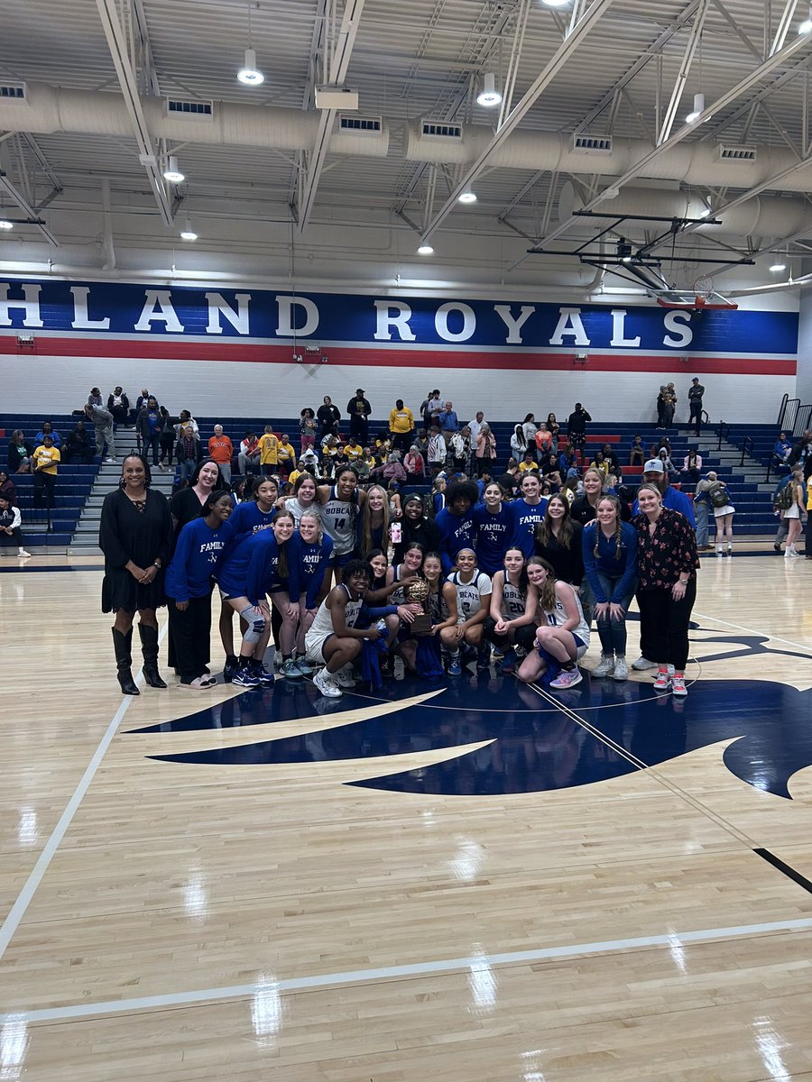 BN Girls Basketball are Bi-Dist Champions! BN 58 Boswell 56
Congrats <a href="/tracie412/">Coach TRobb</a> <a href="/BNHSGBasketball/">Byron Nelson Girls Basketball</a>