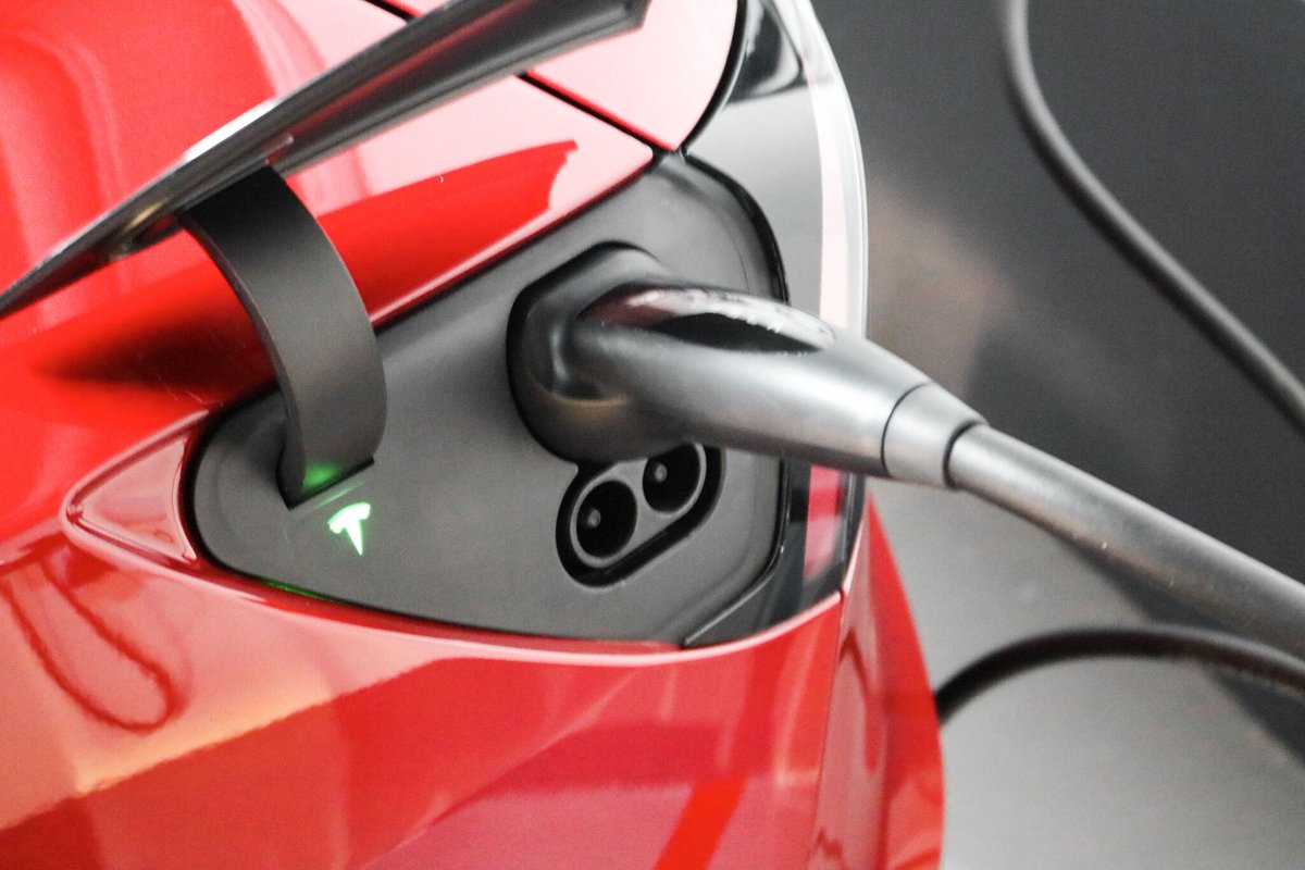 FourPointsSG's tweet photo. It's official! We're proud to announce that Four Points by Sheraton Singapore, Riverview is the first-ever hotel in Singapore to support #Tesla Destination Charging!

Let's move to a greener future!
#fourpointssingapore #Tesla #EV #TSLA  @elonmusk @Tesla https://t.co/TPc16vZ1py