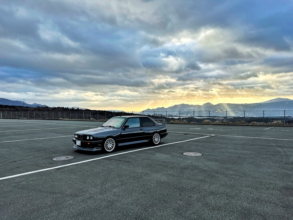 k_hayashida's tweet photo. 日曜日の富士スピードウェイ。金曜日の雪の後からの曇り空から晴れ間が見え始めてた、な日。色々撮影な日(プロカメラマンが)
#fsw #e30m3 #s50 #m3s4 #idingpower https://t.co/2kufUSw7o6 https://t.co/r4LPOQvQfG