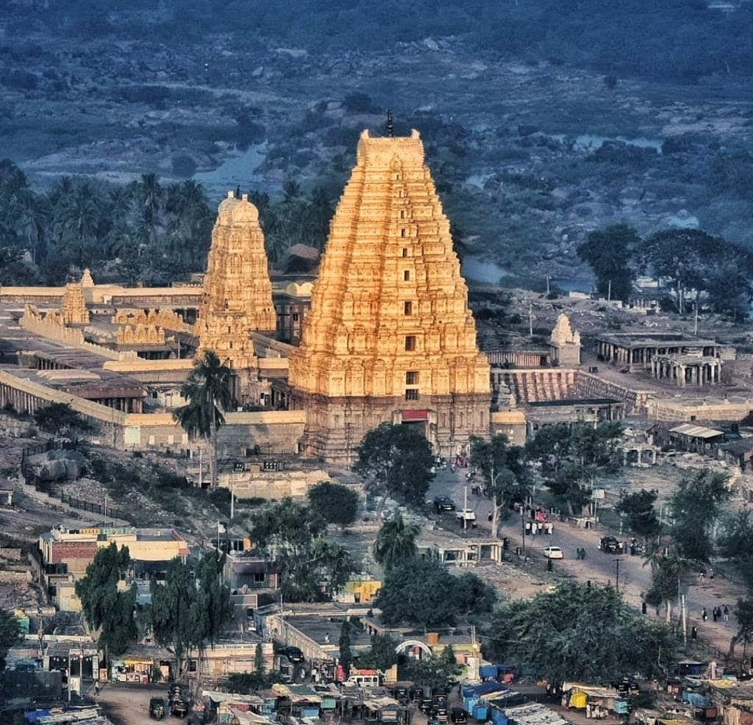 Lights on Virupaksha Temple in Evening...!!!

#heritage #heritagearchitecture #ourheritage #indianheritage #heritageofindia #heritageindia #vijaynagar #IndianHistory #historyofindia #india #ourindia