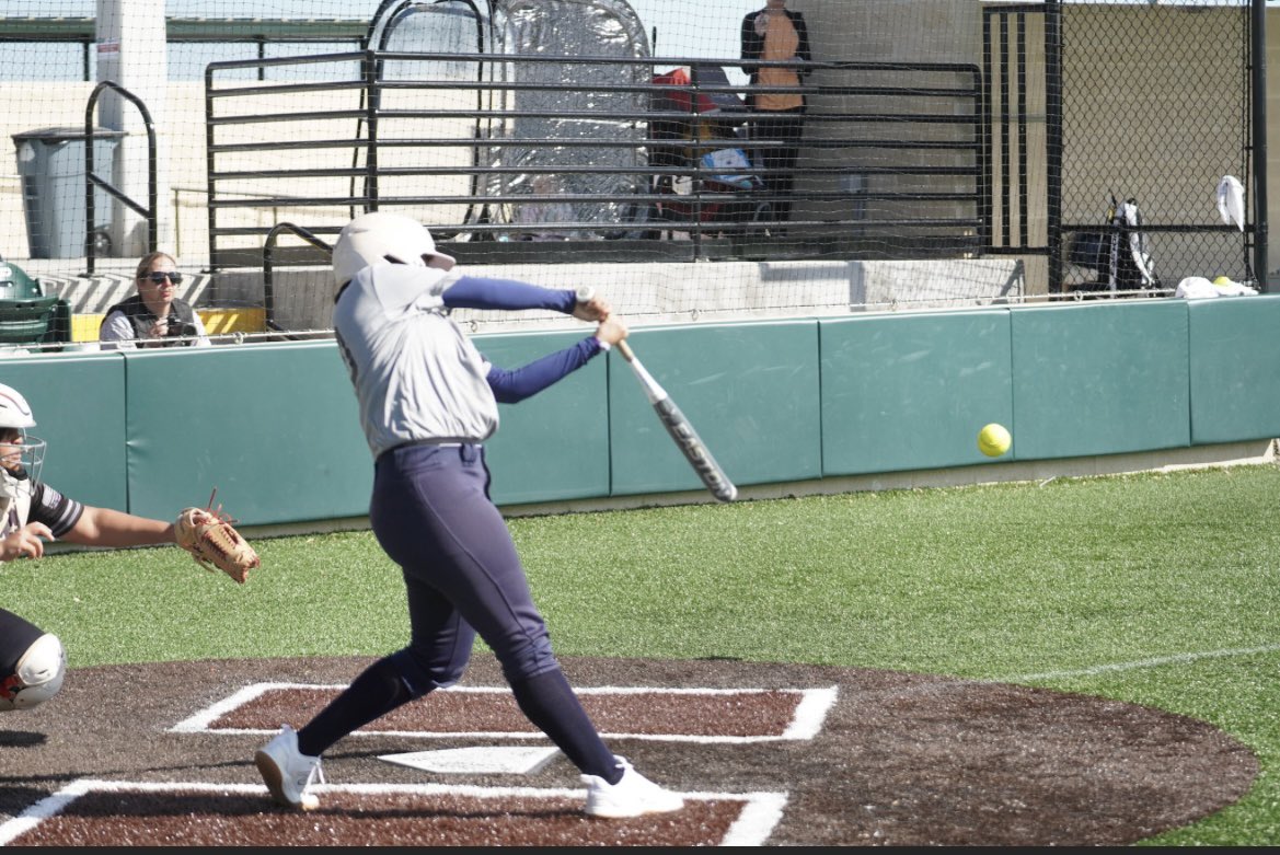 Abigail2027's tweet photo. February 11-12 Spring Warmup, Rosenberg Tx #impactgold #betheimpact @ExtraInningSB @_CoachAnthony @Estrada71Ray @BessieGirven @alyssa_ann01 @KcJackson00 https://t.co/TCrN0uyV7K