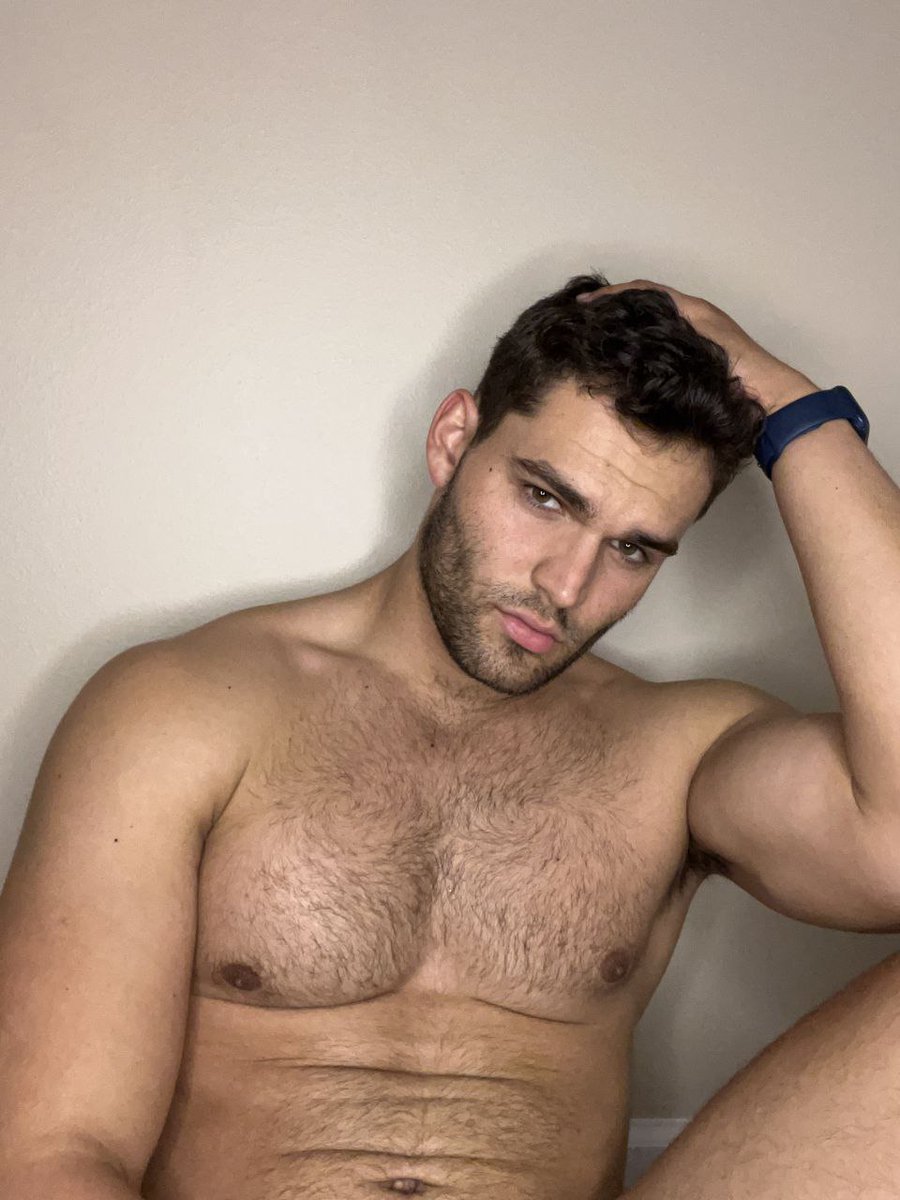 prettyboyfl1's tweet photo. Be my Valentine https://t.co/FunbqYAGM6