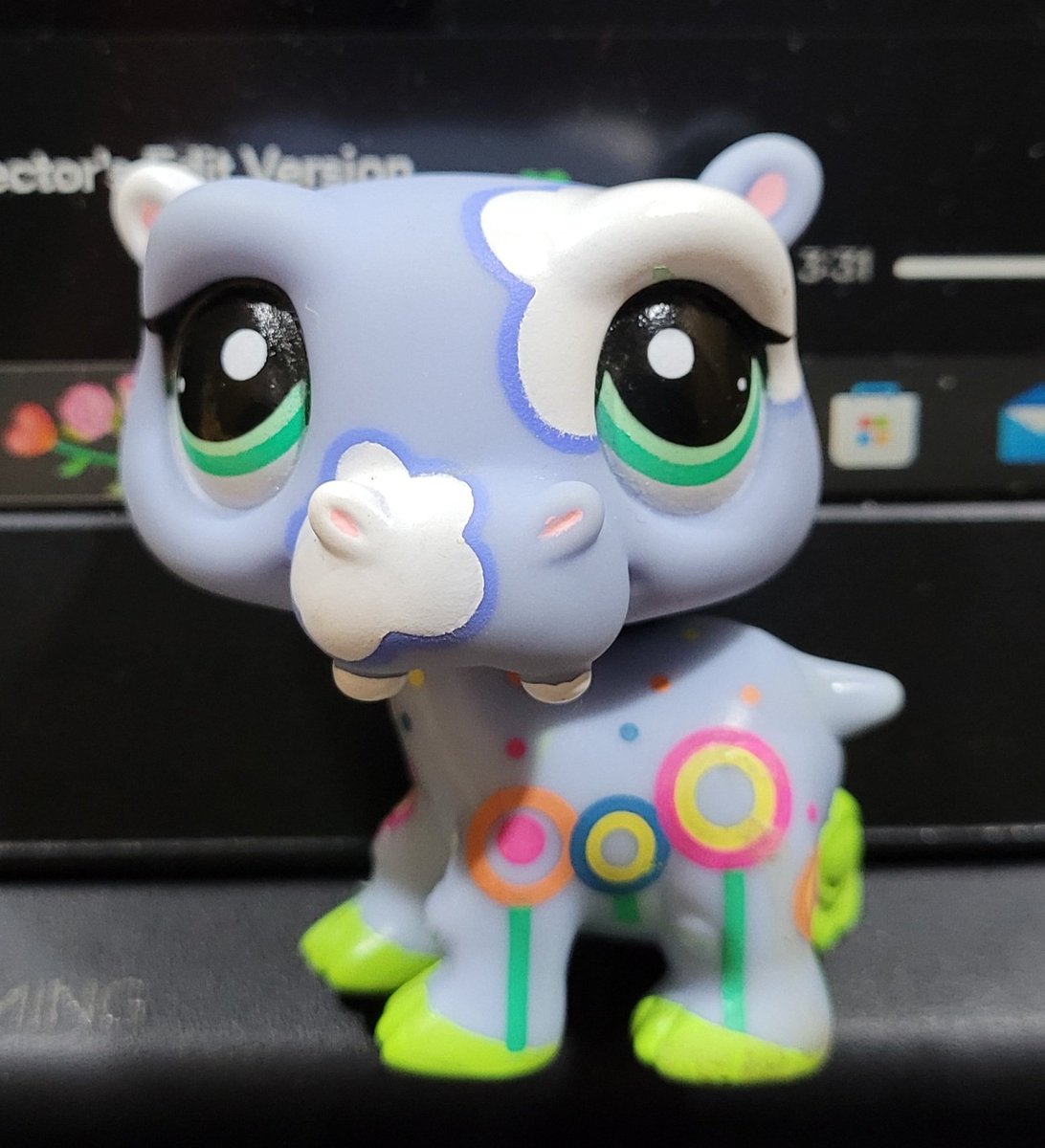Daylinne_S2's tweet photo. Happy Valentine's Day to everyone!! For this day, I bring to you guys this adorable hippo (っ˘ω˘ς )~☆
#pixelart 
#lps
#littlestpetshop https://t.co/tEwdXVxYYq