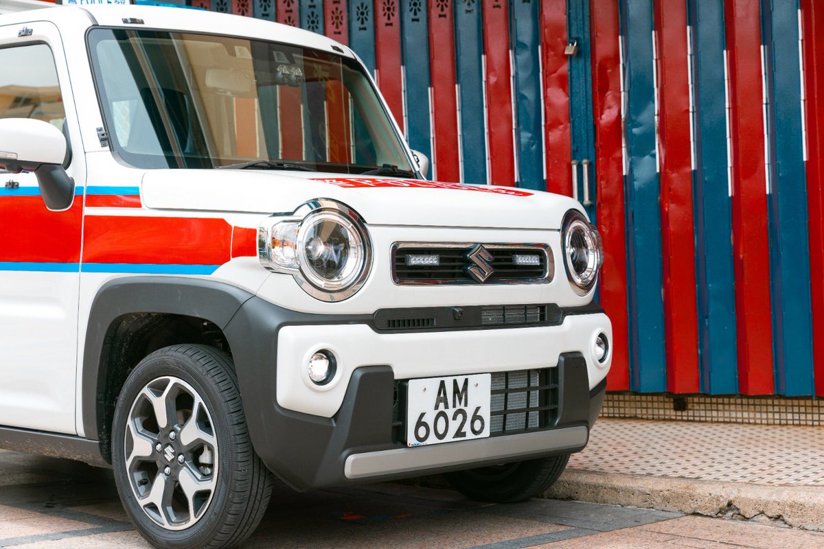 hkpoliceforce's tweet image. #HKPFootprint🚓|#LoveIsInTheAir of📍#CheungChau, giving us warm fuzzies as we patrolled along walls adorned with multihued jangling #LoveLocks💕🔒—mementos immortalising the precious bonds between all matches made in heaven. May lovebirds everywhere have a #HappyValentinesDay👼🏻💘