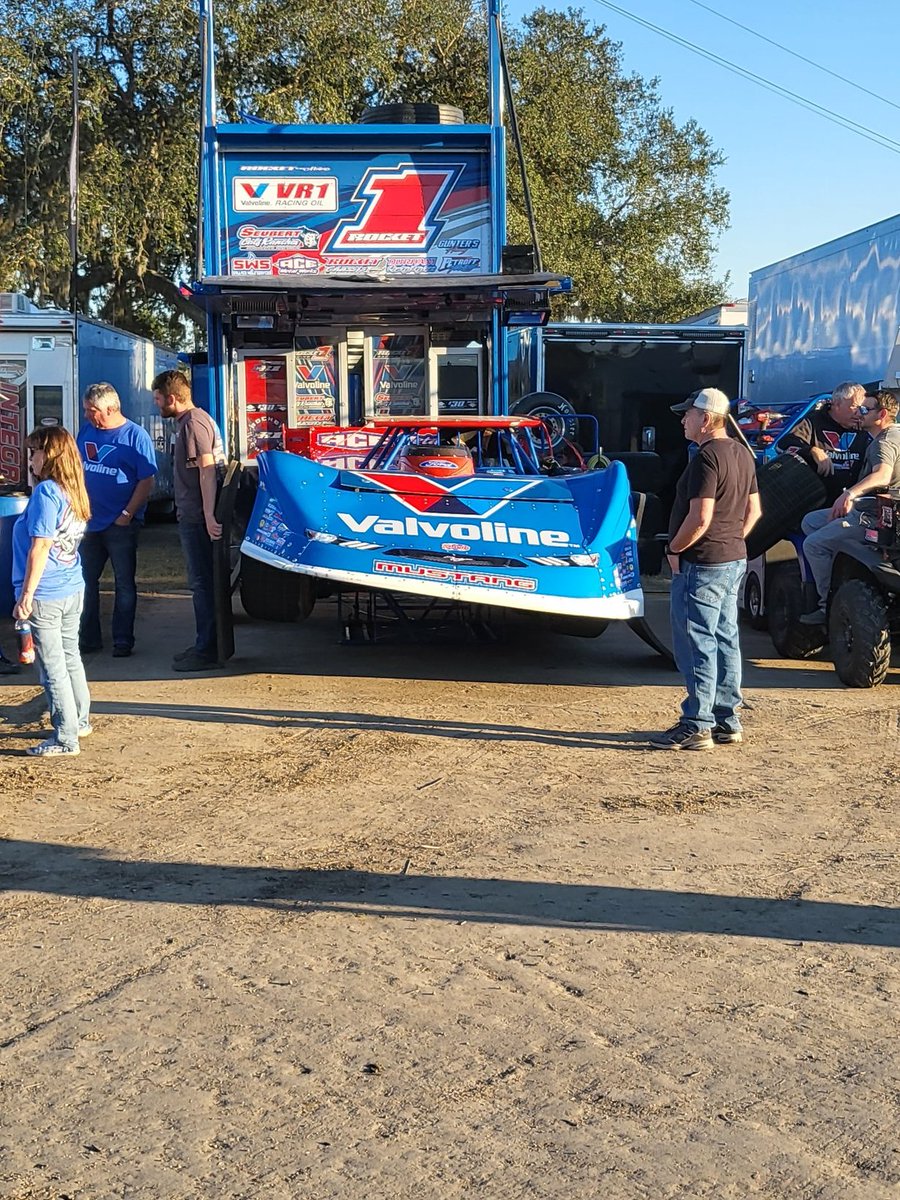 Open wheel guy, so we came for the first <a href="/USACNation/">USAC Racing</a> race <a href="/VolusiaSpeedway/">Volusia Speedway Park</a> for the <a href="/DIRTcarNats/">DIRTcar Nationals</a> and we get to see a stout field of <a href="/DIRTcarRacing/">DIRTcar Racing</a> mods! Definitely will be back for more late models here!
#flinfeb