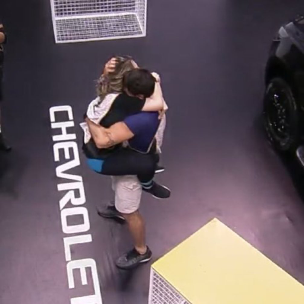 jeehcomenta_'s tweet photo. Antônio cara de sapato, lutador profissional, Foi chamado atenção no bbb23 por amar demais a Amandinha dele. #BBB23 https://t.co/dgrtt9lgXa