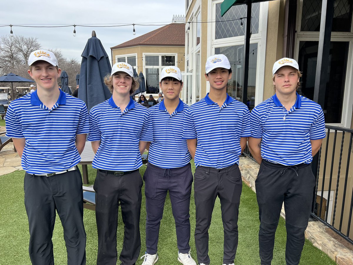Varsity boys and girls teams had a great
round today at District Preview at The Tribute!
Congrats to the lady raccoons who placed 2nd overall
as a team, and to Queenie who placed 2nd individually!