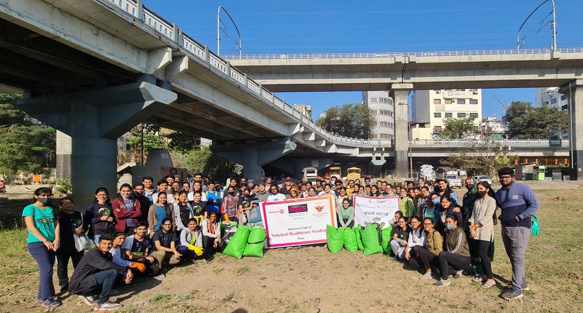 Day by day we're growing as a family/community, we can't and won't keep calm bout it 😎🔥 Join us every weekend @puneploggers #pune #environnement #noplastic #ClimateEmergency #CleanlinessCampaign #Sustainability #plogging #saveplanet #green #wastemanagement #volunteering