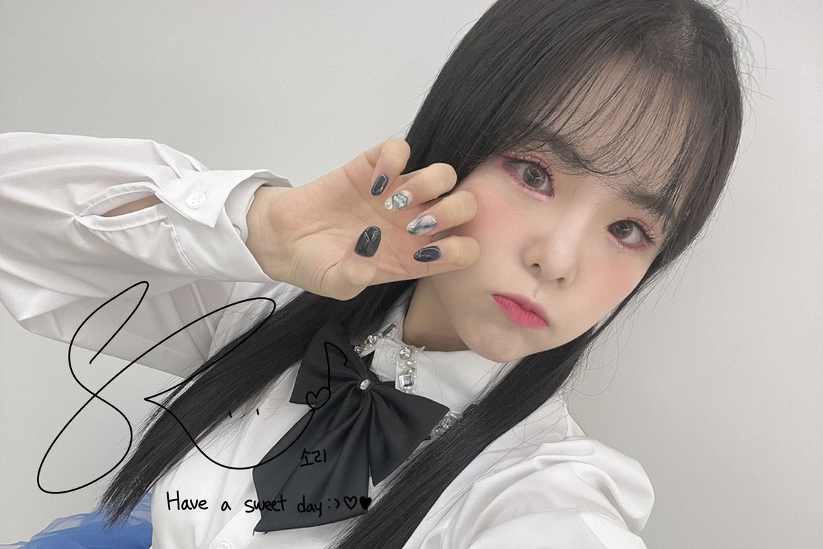 BByuofficial's tweet photo. Happy Valentine♡♥ 

#소리 #SORI #뷰티박스 #BEAUTYBOX https://t.co/jSfzjkOeSL