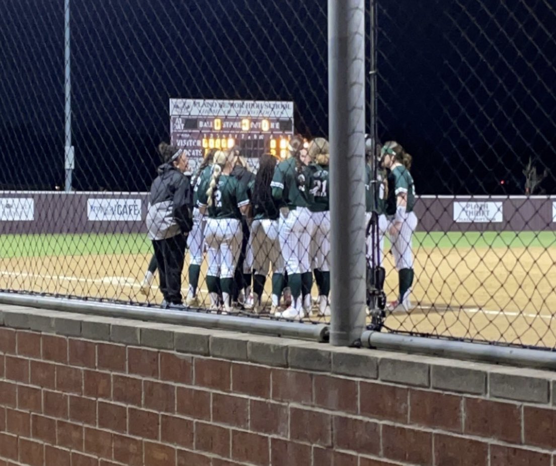 Went out to support my Prosper Eagles <a href="/PHSFastpitch/">Prosper Softball</a> <a href="/CoachBerSosa/">R. Bersosa</a> <a href="/ABaird2008/">Ali Baird ✌🏻🩵</a> and also my coach <a href="/SarahMorales_15/">Sarah Morales</a>