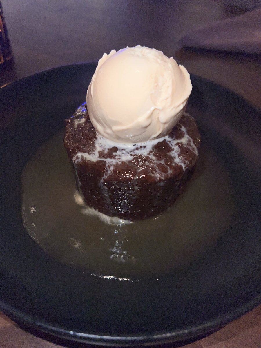 ItsStevieDix's tweet photo. SHE STICKY ON MY TOFFEE TIL I PUDDING #HellsKitchen #WowFuckMe #ServicePlease #ComeHereYou https://t.co/Yoy1rwRuec