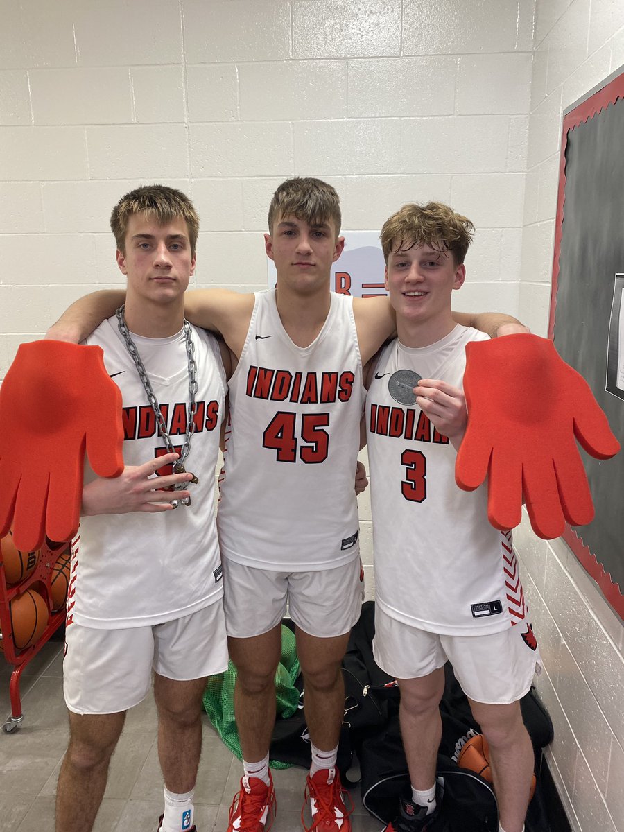 Joe Urmann (@joeurmann) on Twitter photo Capped the regular season off tonight with a win!
<a href="/ThomasAspinall5/">Thomas Aspinall</a> - butt kicker
<a href="/JDun45/">Jack Dunbar</a> - deflections award
<a href="/NateMiller_2/">Nate Miller</a> - dime getter Capped the regular season off tonight with a win!
<a href="/ThomasAspinall5/">Thomas Aspinall</a> - butt kicker
<a href="/JDun45/">Jack Dunbar</a> - deflections award
<a href="/NateMiller_2/">Nate Miller</a> - dime getter