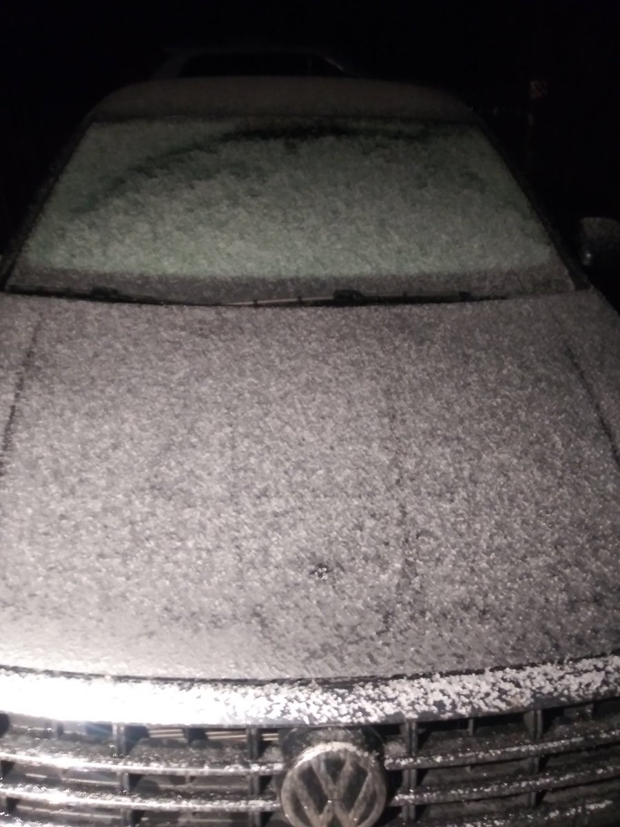 mpitt80's tweet image. @NWSSeattle. TSGS (thunder with moderate graupel shower) as.of 0309Z/1909 P &amp;amp; OCNL LTGCA OHD @ 0311Z/1911 P Cascade-Fairwood,SE Renton Elv 450&apos; Sticking to cars, porch, grass and street @SeattleWXGuy @MorganKIRO7 @ScottSeattleWx #waws