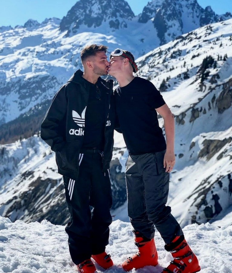 Fo5_cydXsAIe8jS?format=jpg&name=900x900