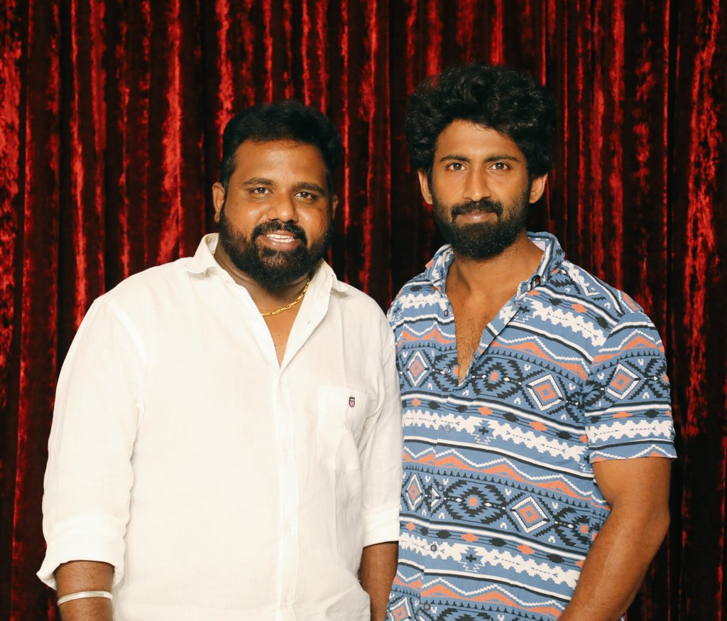 Actor_Mahendran's tweet photo. This Valentine! Love gets glorified with a poetic touch❤️

https://t.co/Lxls0ARMc2

Producer by  @GuruMuthukumar6

Here's indie song #KaadhalOalai ft #Arulraj #Sumiya
Music: Jeyprakas 
Lyrics: Karthik Sri 
Direction-Singer @Arulraj7373 

#Aathithya @creation_nija @PROSakthiSaran https://t.co/yXyBpKCWzT
