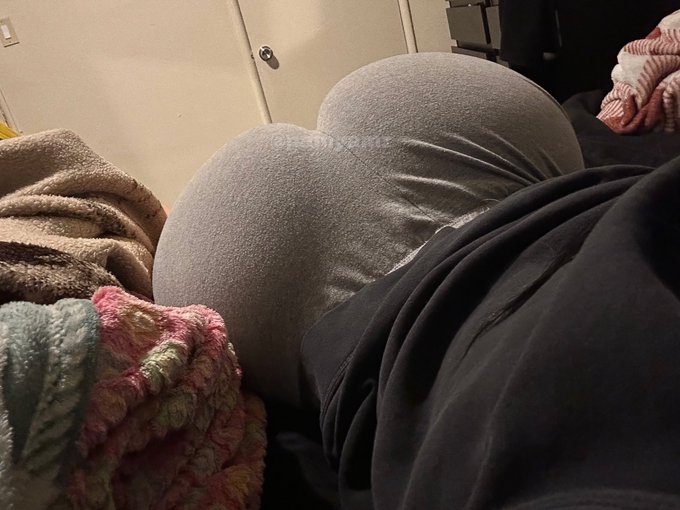 𝒫𝒶𝓂𝑒𝓁𝒶 ♡