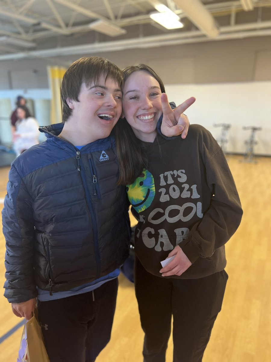 LHSLancerPrin's tweet photo. Today, @LafayetteBest had a Valentine 💕party!  We had a great time hanging out and exchanging fun treats with friends. #connectedlancer @thelancerfeed @rockwoodschools @parent_lhs https://t.co/KLCiEfgmLW