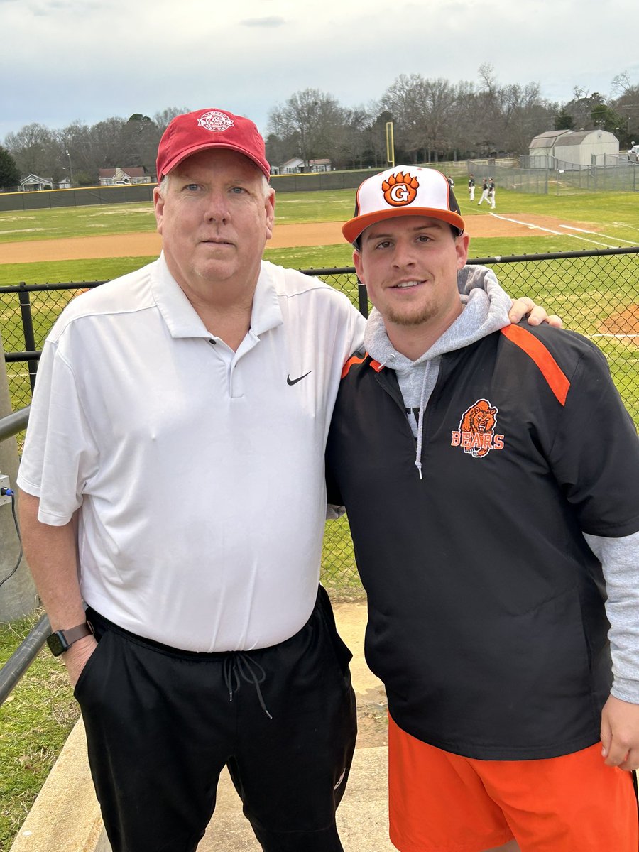GladewaterBSB's tweet photo. Thank you @SteveMarrs19 

#wecan
#GoBears https://t.co/sHek00h9Fo