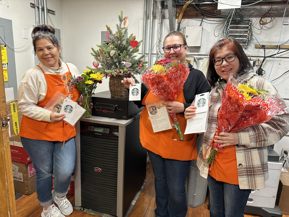 COS appreciation day at 6610 💜 don’t know what we would do without you lovely ladies. Thank you for EVERYTHING 💐