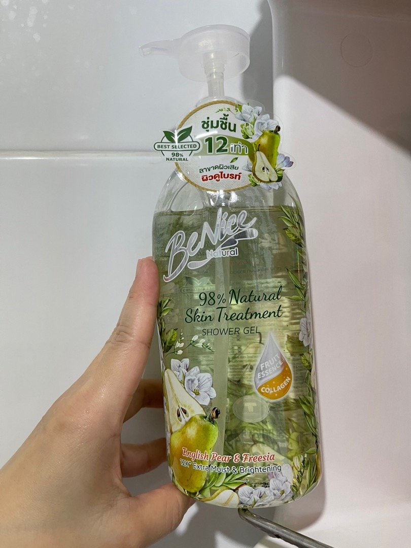 hkxxkrjp's tweet photo. I don't know who need this but please try body wash ni pulak. Sumpah wangi gilaa! Bau sebijik body wash Joe Malone🫶 https://t.co/lXNaG9iGou