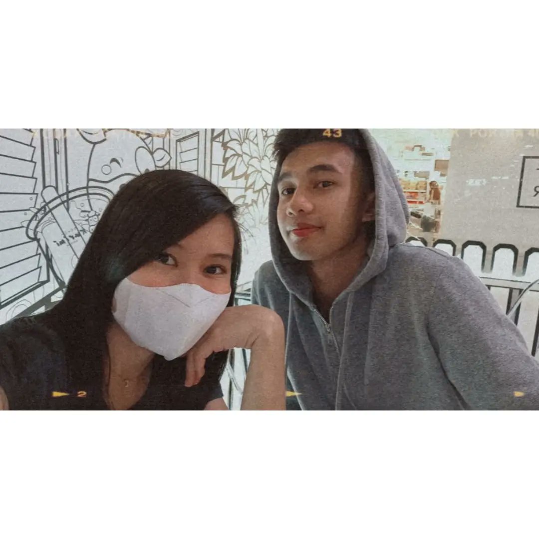 alyyyyn023's tweet photo. Happy Valentine's @krttlwrnce https://t.co/x9MGBSozEL