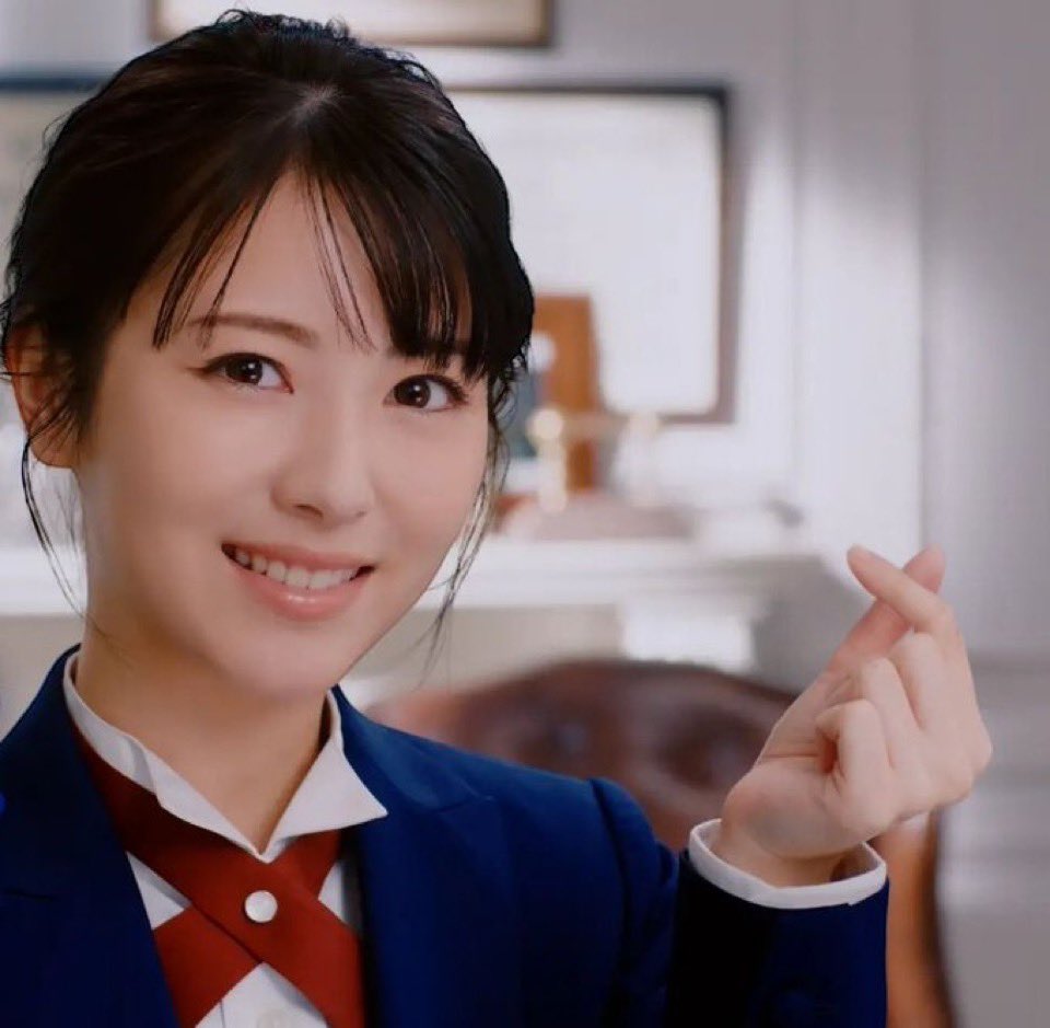 あの〜、この可愛い過ぎる執事さん雇いたいんですけど、何処に連絡したら良いんですかね？
あ、メニコンですね？
分かりましたw

＃メニコン　＃浜辺美波