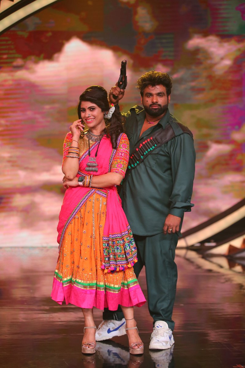 RJKajal's tweet photo. This Saturday on #BBJodi #rjkajal #rjchaitu #biggbosstelugu #basanthi #GabbarSingh @StarMaa #bbjodi https://t.co/KH3zBsG8Zq