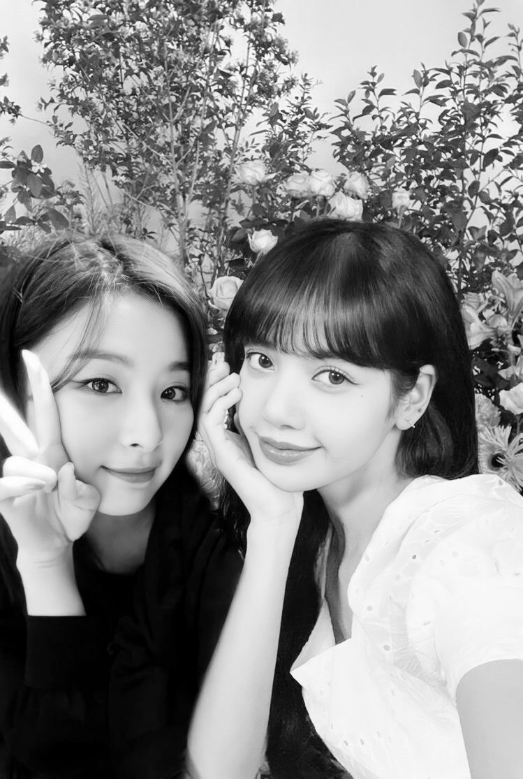 notkyoka's tweet photo. +1 Valentine’s Day com ela 
@yaowmomo 💘 사랑해요 https://t.co/feM6Gsk1q1