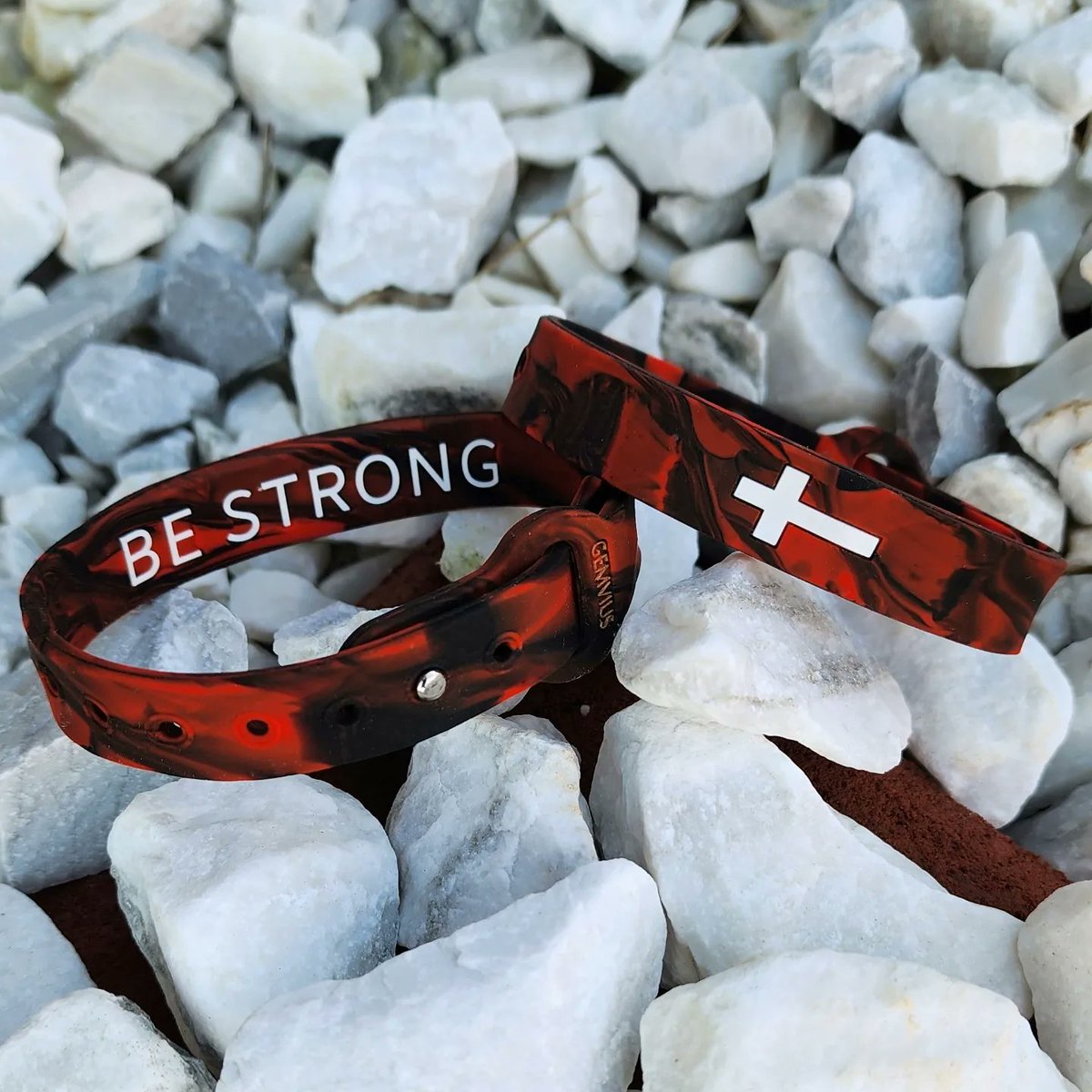 gemvius's tweet image. That red black mix lookin 🔥

Shop the mix --&amp;gt; gemvius.com/collections/li…