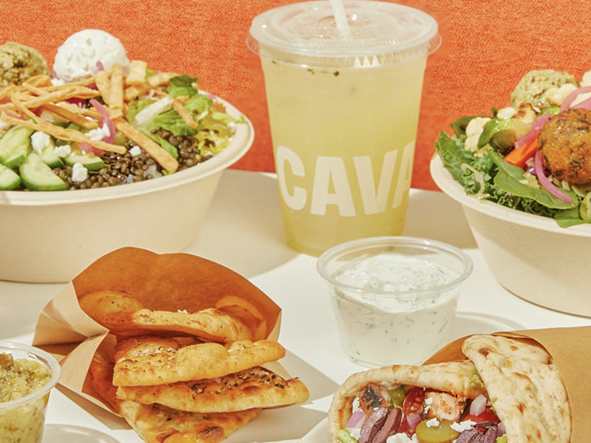StoreReporter_'s tweet photo. This week in Store Reporter: 
🐶😿#LoyalCompanion pet store chain goes belly-up.
🍽️🥤Homegrown favorite @cava is about to go public.
🏋️‍♀️🏋️‍♂️New team training gym #F45 opens at #PotomacWoodsPlaza.
 It's all here:
https://t.co/0JaYhg06K3 https://t.co/qMVhvT5kMx