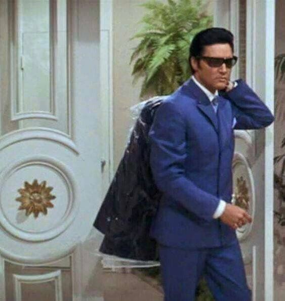 ︎
              ︎
            NO ESCUCHASTE NADA.