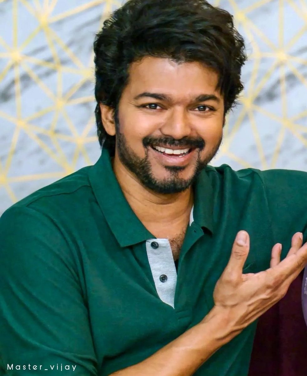 VijayFansPage's tweet photo. . @actorvijay smile 😍 https://t.co/psM844CMef