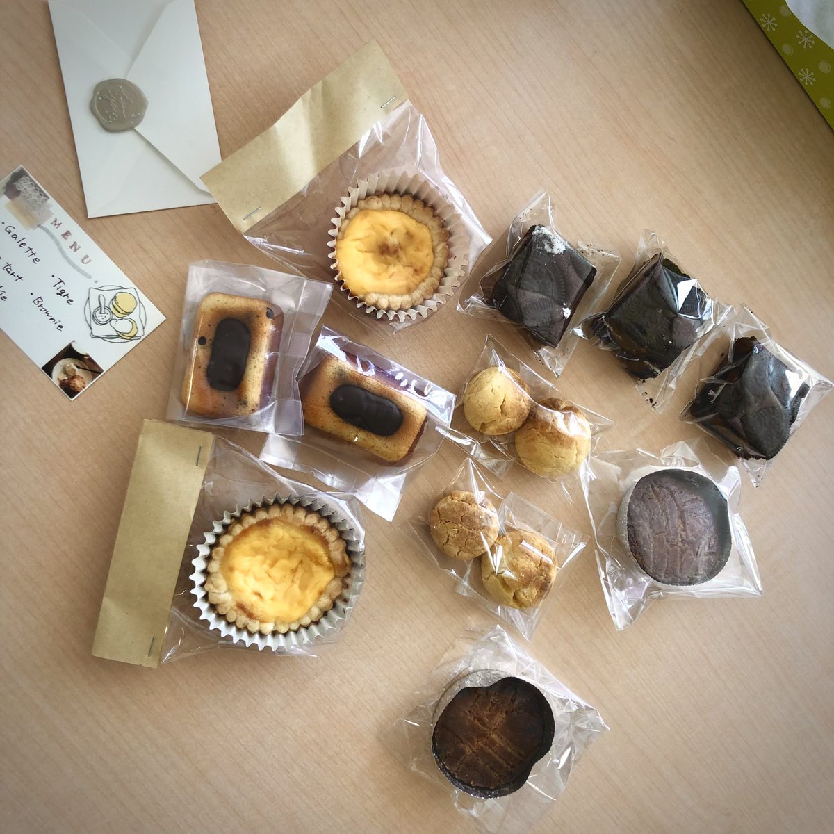t_act_consult's tweet photo. 🎁😊Happy valentine day 💕🍫

#MISTPROJECT のみえさんから素敵なギフトをいただきました！

手作りのお菓子ありがたい〜😋
お部屋にいたメンバーでいただきましたっっめっちゃ美味しいです🥰💖 https://t.co/b9JbPh01rF