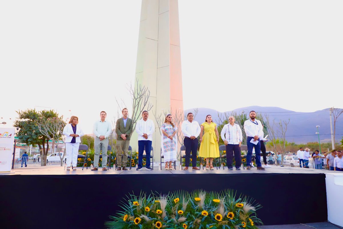 DavidGamaP's tweet photo. ¡Unidos somos “El Renacer de Iguala”!

Hoy se marca un antes y un después en la historia de Iguala, hoy RENACE nuestra emblemática ciudad.
Inauguramos “El Renacer de Iguala”, una obra incluyente, sustentable, innovadora, pero sobre todo, representativa. https://t.co/J4fN5CXVLi
