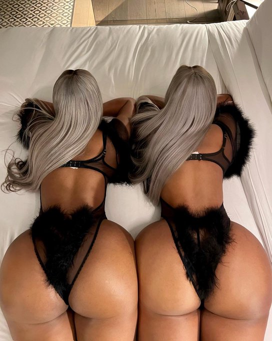 Double the love 🖤 https://t.co/xgC1BgZXVP