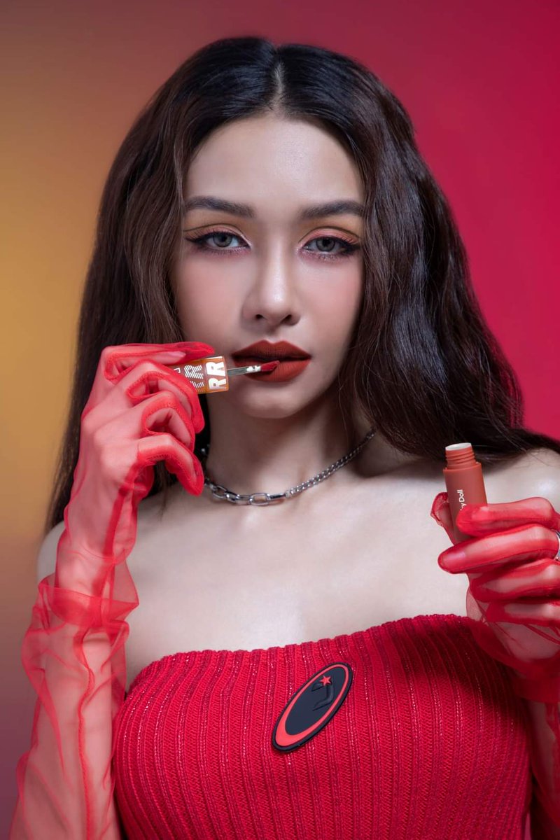 prjipata's tweet image. แฟชั่นเซ็ท “โบกี้ไลอ้อน” สวยแซ่บไม่แคร์โสด ปล่อยของร้อนฉ่า แรงรับวาเลนไทน์กับแบรนด์เครื่องสำอาง Cathy Doll ต้อนรับเดือนแห่งความรัก กับคอนเซป Bowky Hot Valentine 
#โบกี้ไลอ้อน #BokyLion #CathyDoll #BowkyHotValentine